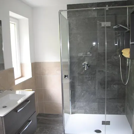 Haus Wohleb アパート